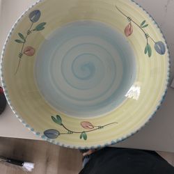 Villa Romana Ceramic Serving Bowl. 