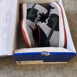 Nike SB Un-Supreme