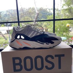 Yeezy 700  Wave runner 