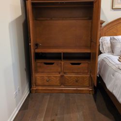 Solid Wood Bedroom Set 