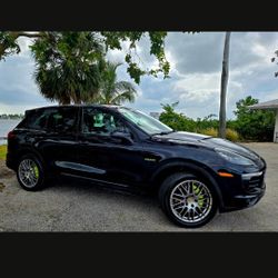 2016 Porsche Cayenne S E-Hybrid