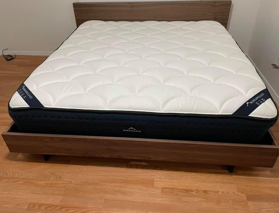 King DreamCloud Mattress - Delivery Available
