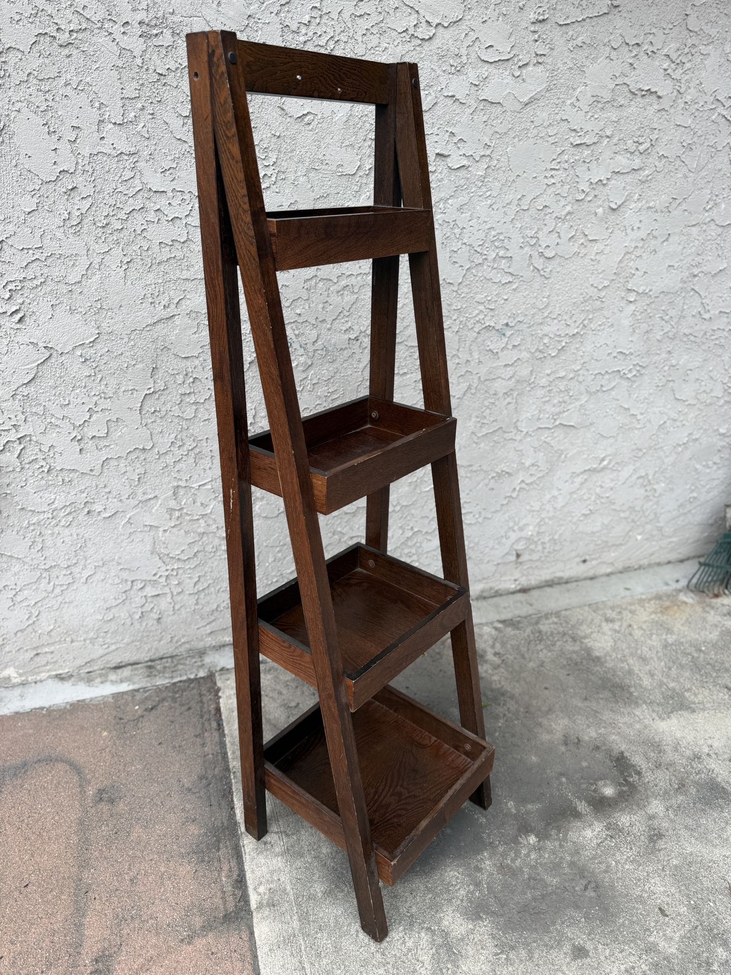 4-tier Wood Ladder Shelf/Bookcase