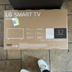 LG smart tv 32 inch 