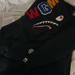 BAPE PULLOVER ALL BLACK SIZE M