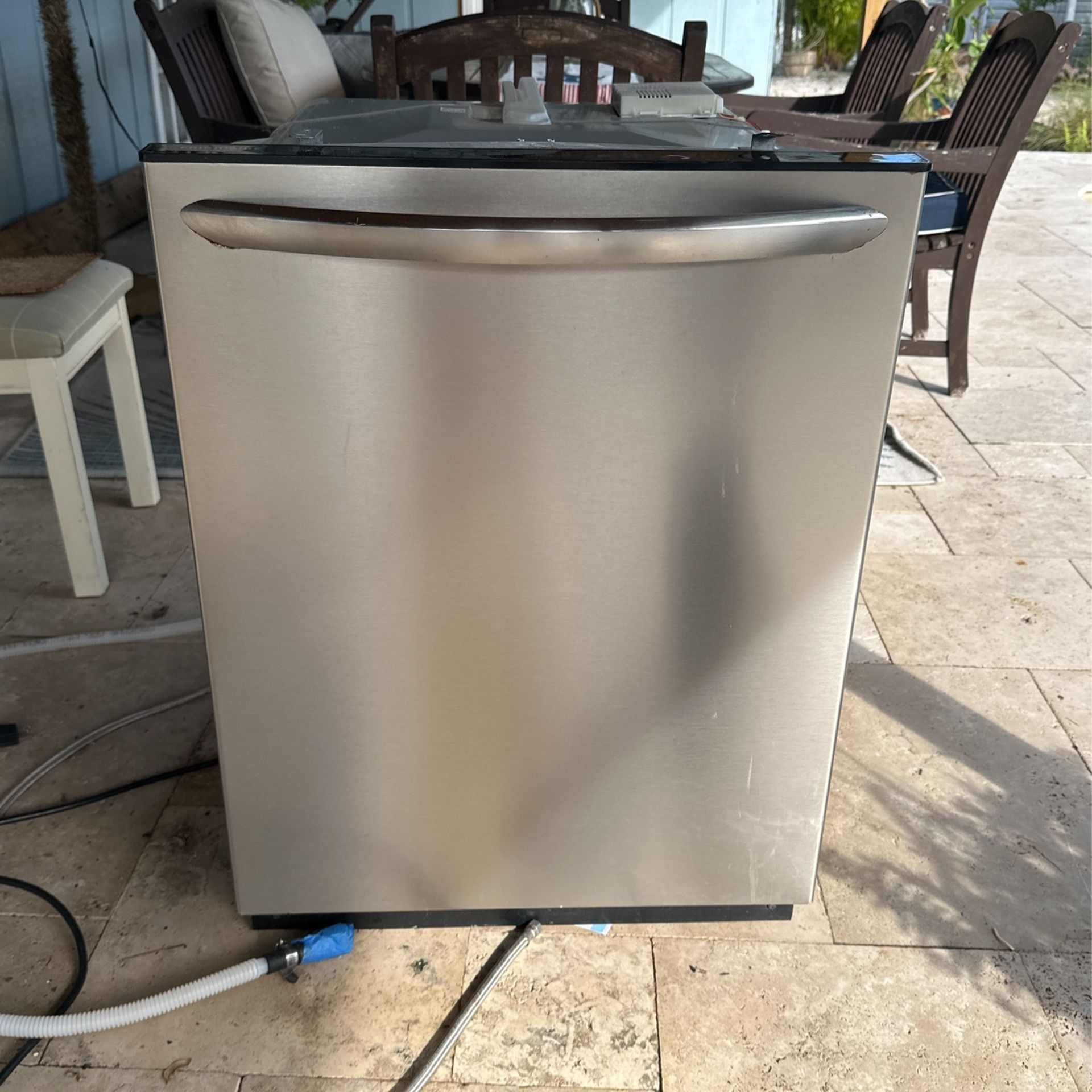 Frigidaire Gallery Dishwasher for Sale in Stuart, FL OfferUp