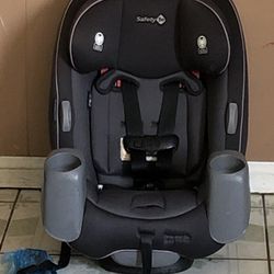LIKE NEW SAFETY 1ST CONVERTIBLE CAR SEAT!!!!