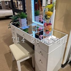 limited time holiday deal light up vanity set with stool