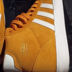 ADIDAS BASKET PROFI.  "YELLOW" HIGH SUEDE SNEAKERS " NOVELSHIP. FW3103.   SIZE 10.5