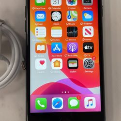 iPhone 7 128gb Unlocked No Issues iOS 15.7 ID: 8284