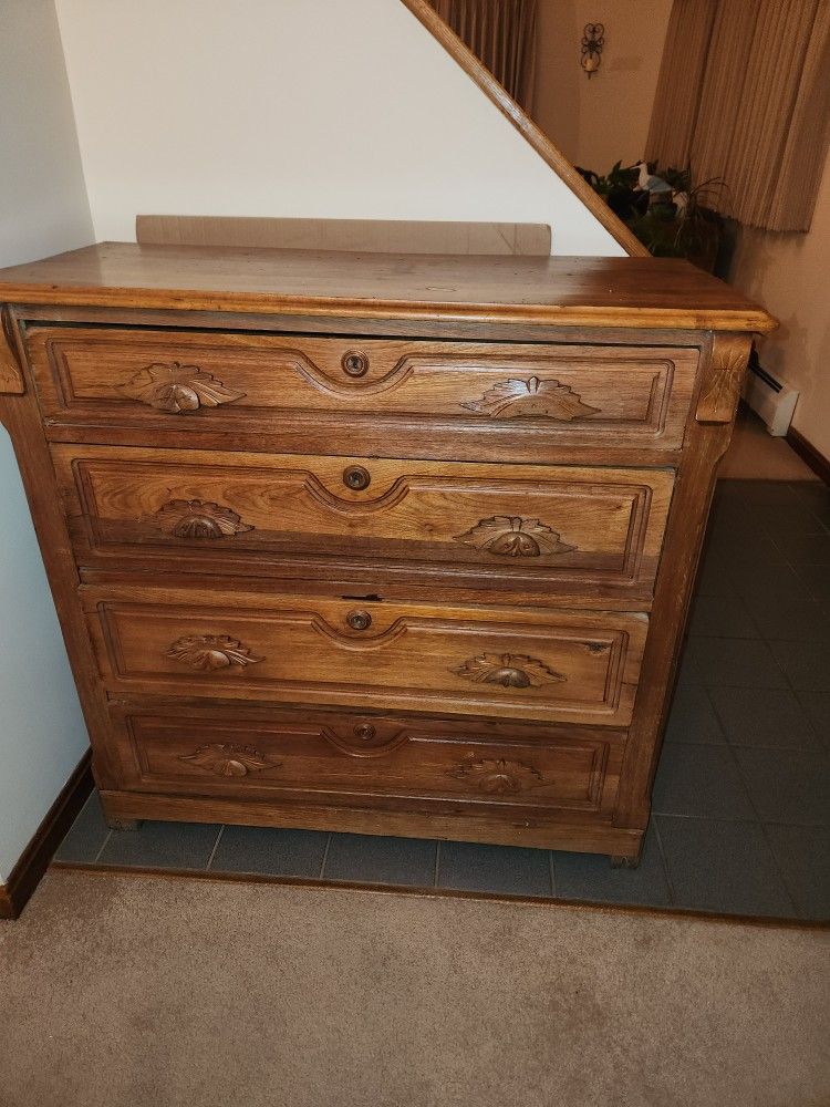 Dresser