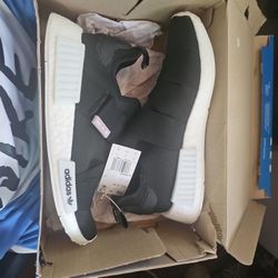 Women's NMD R1 Shoes