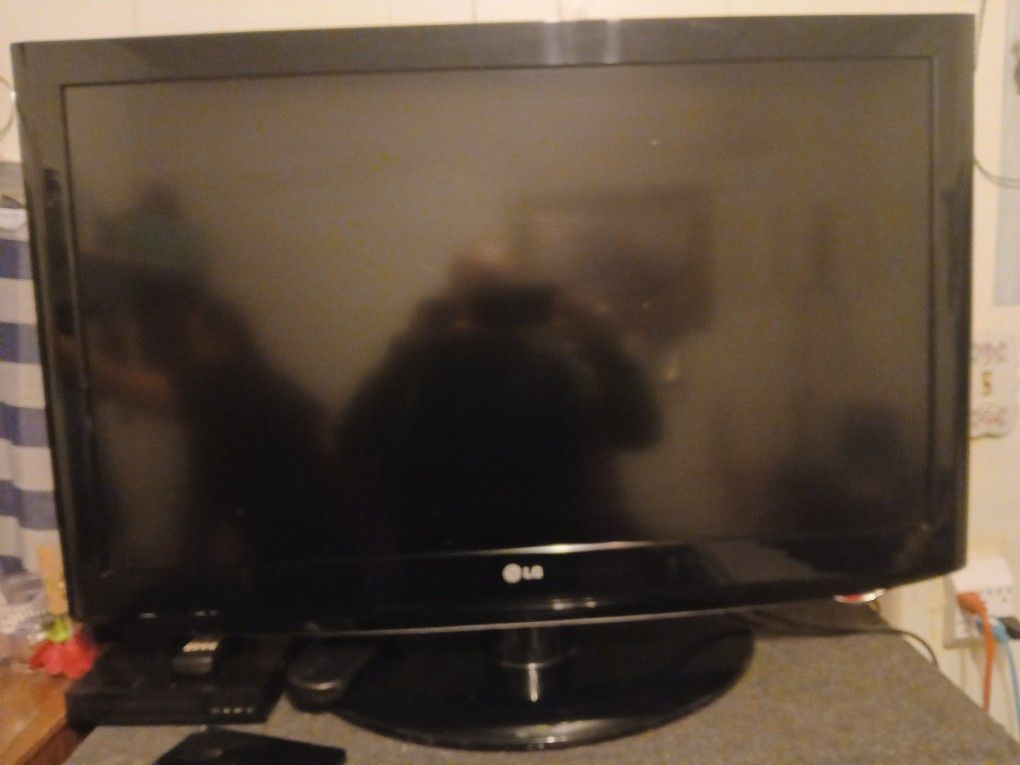 36'- In-LG TV
