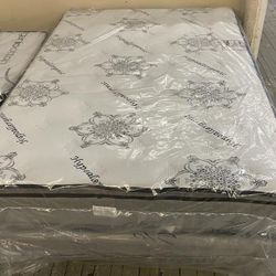 New Queen Size Double Sided Pillow Top Mattress And Matching Box Spring