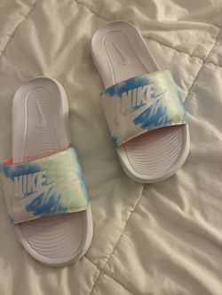 $20 Nike Sandals women’s size 8 like new!!