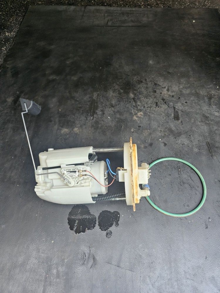 2007-2018 Jeep Wrangler JK Jku 4-door Fuel Petrol Gas Pump With Sending Unit
