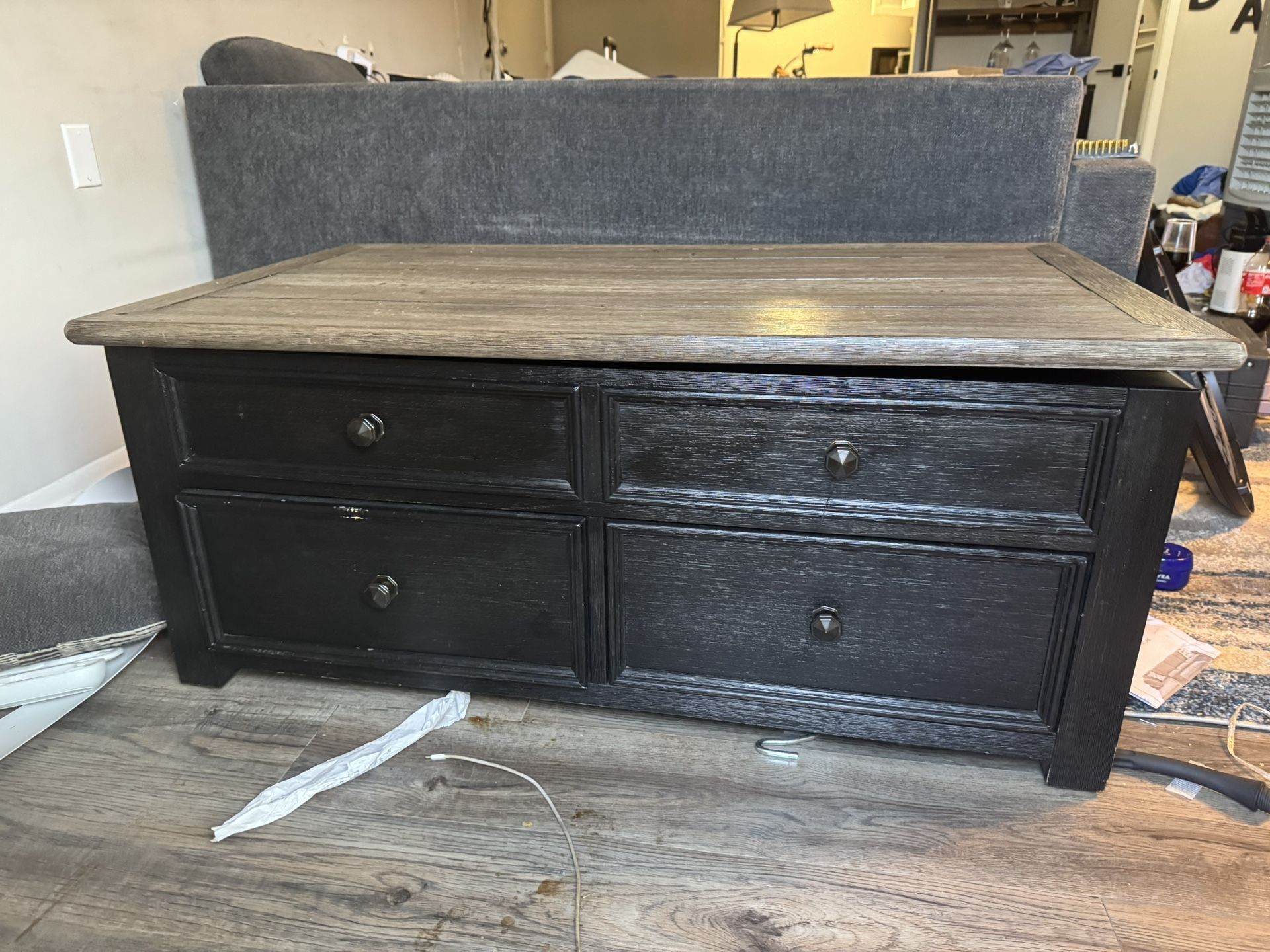 Signature Design by Ashley Tyler Creek Rustic Farmhouse Lift Top Coffee Table