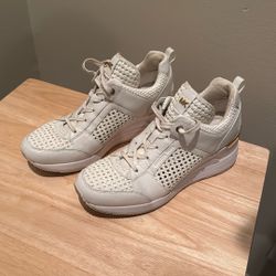 Michael Kors Size 8