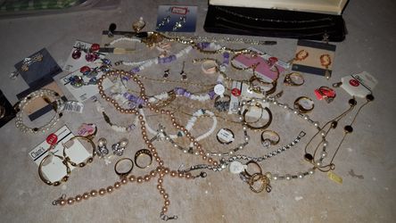 Lot of jewelry..mostly new