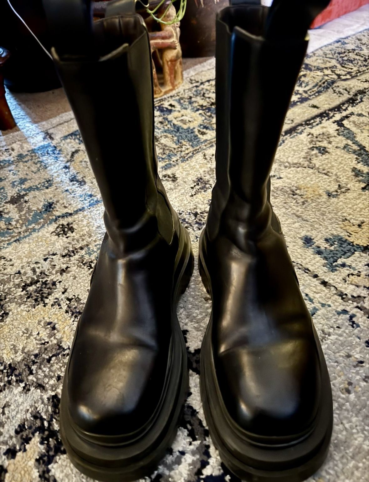 Bottega Veneta Leather Chelsea Boots