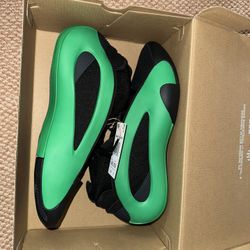 DS harden 8 men’s size 9.5