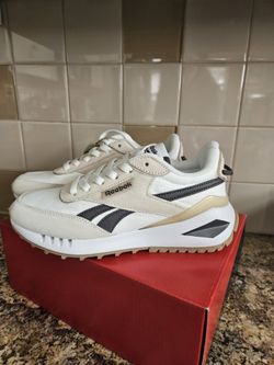 Reebok Forte Racer in Natural/Dark Brown/Tan