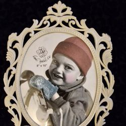 $15.00 - 14" Victorian Or Shabby Chic Style Picture Frame!  Gorgeous Design Style/8x10" Picture Ready!