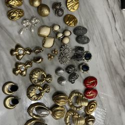 Antique lot of antique vintage earrings from the 80s/90s $50