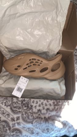 Foam Runners Size 10