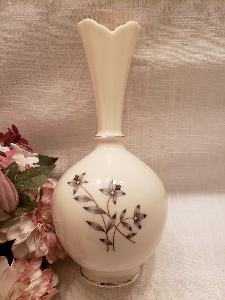 Kingsley High Vase (Bulbous) by LENOX