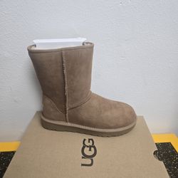 Ugg Classic Short 150$