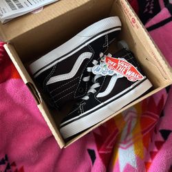Never Worn Brand New Vans Toddler Shoes Size 6.0 