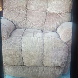 King Size Electric Chair Super Comfortable In Good Condition 