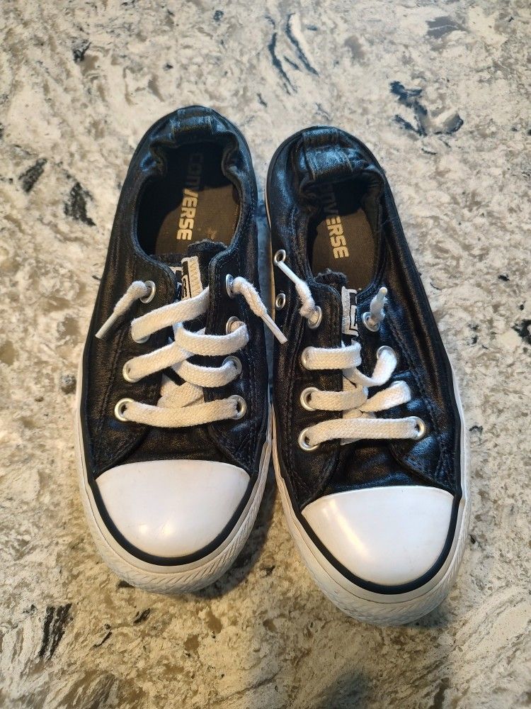 Women's Size 7 Converse 