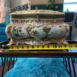 Large Royal Vienna Jewelers Box