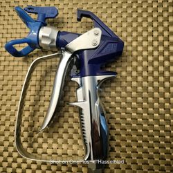 Selling brand new  Graco contractor  spray gun