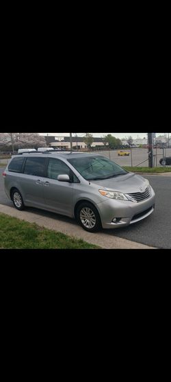 2012 Toyota Sienna