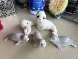 Vintage White Ceramic Mother, Dad & 3 Babies Seal Figurines