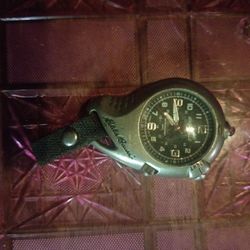 Used Eddie Bauer Carabiner Clip Pocket Watch 41mn Silver-toned Men's Watch ⌚ For Sale.