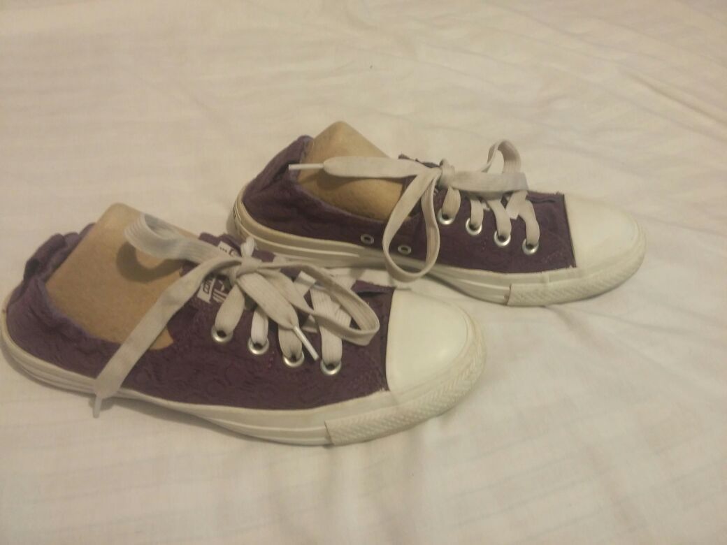 Girls Purple Converse!