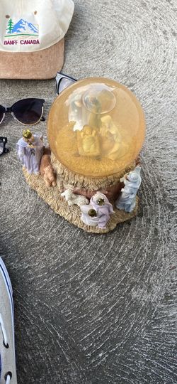 Antique display Jesus music design