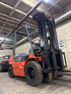 TOYOTA forklift pneumatic tires 5500 lb, 3 stage
