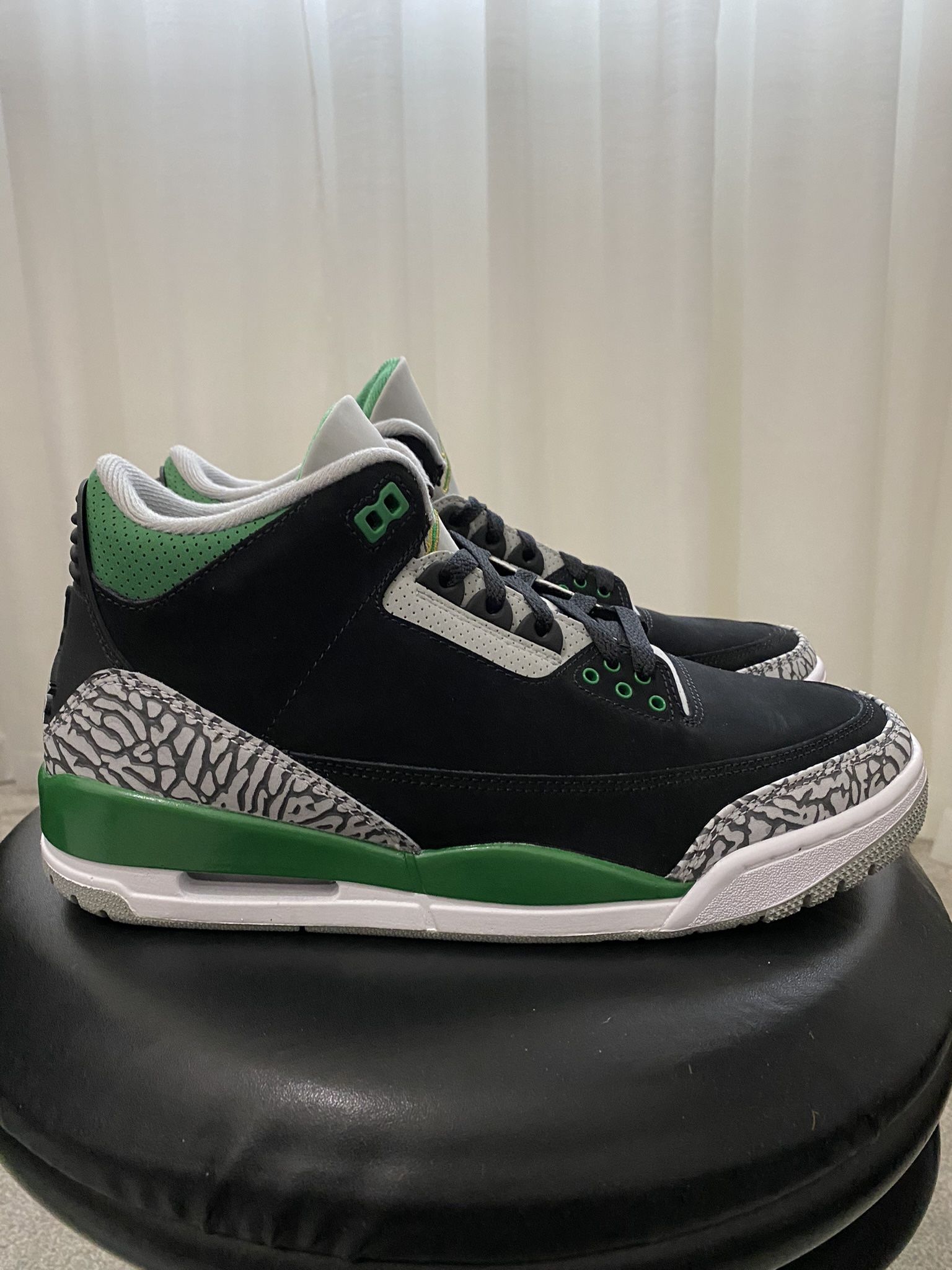 Jordan 3 Pine Green Size 9.5
