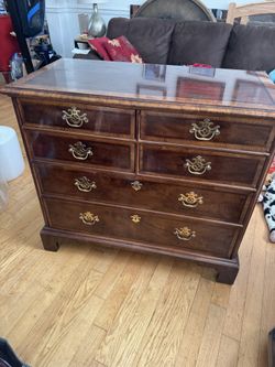 Henredon Small 6 Drawer Wood Dresser
