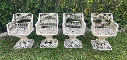 MidCentury Woodard Fiberglass Arm Chairs (4)