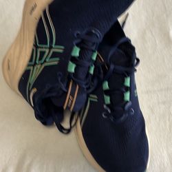 Asics Tennis Shoes Size 9. Cash Only.area77023