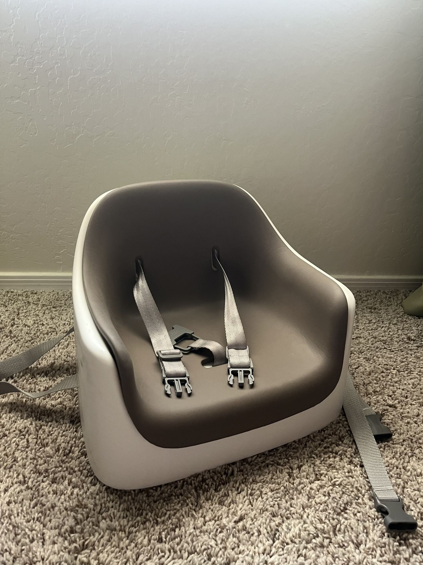 Oxo Booster Seat Taupe