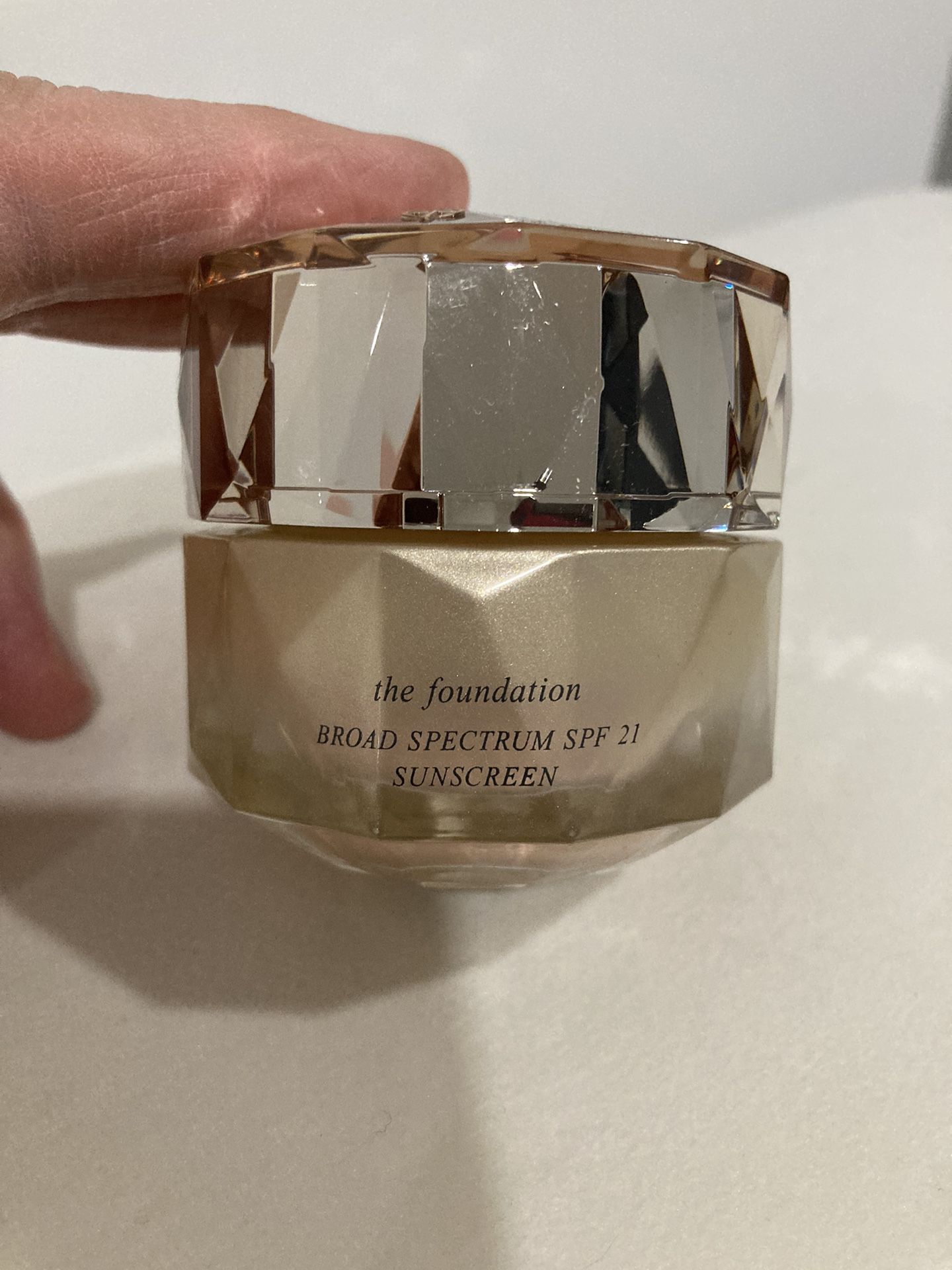 Cle De Peau Foundation :I10,BF20