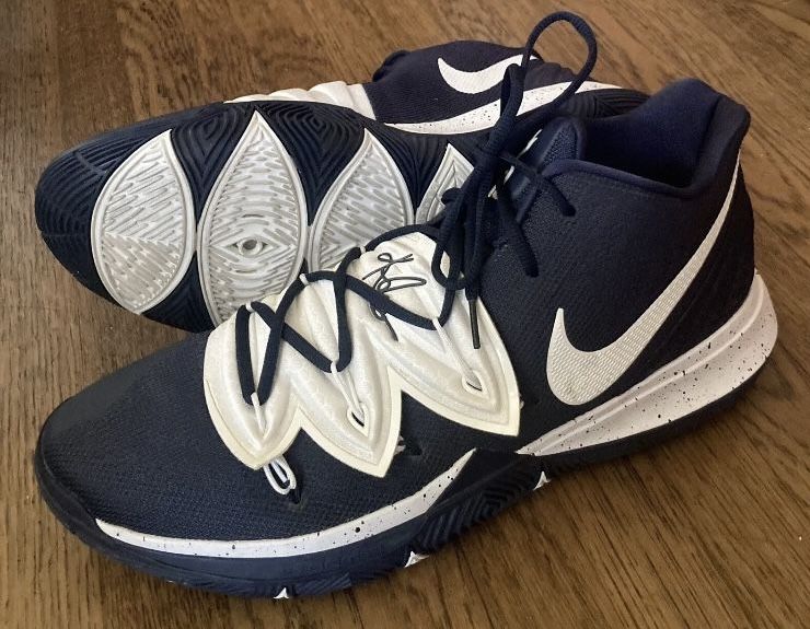 NIKE KYRIE IRVING BASKETBALL SHOES