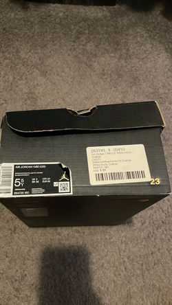 Air Jordan 1 Mid GS White Arctic Orange Size 5.5Y